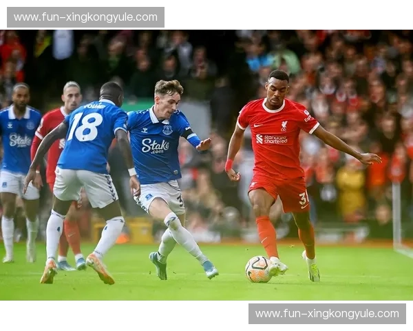 体育直播英超：在家也能感受球场的每一次心跳